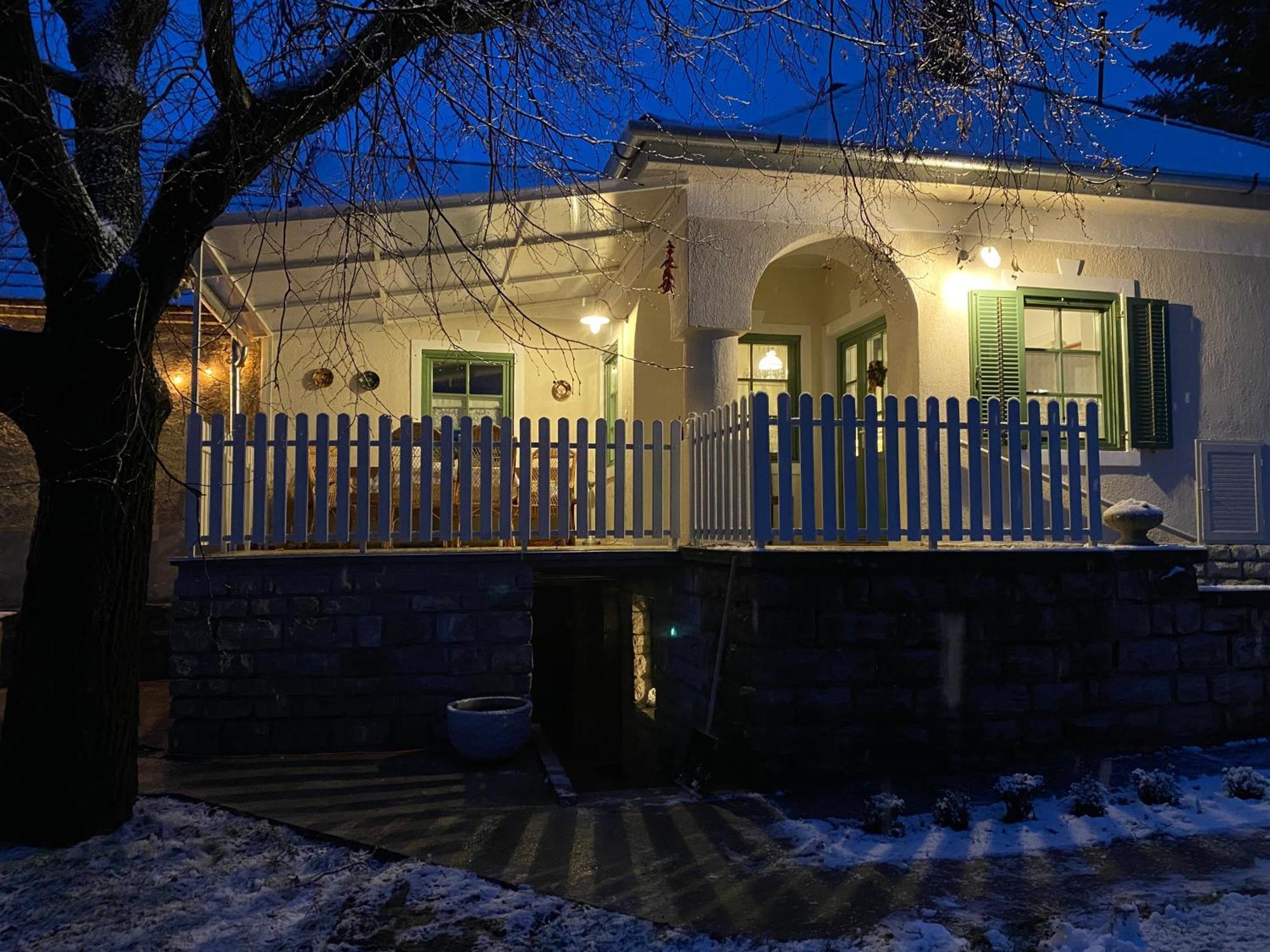 Erdos Vendeghaz Pecsely Hotel Exterior foto